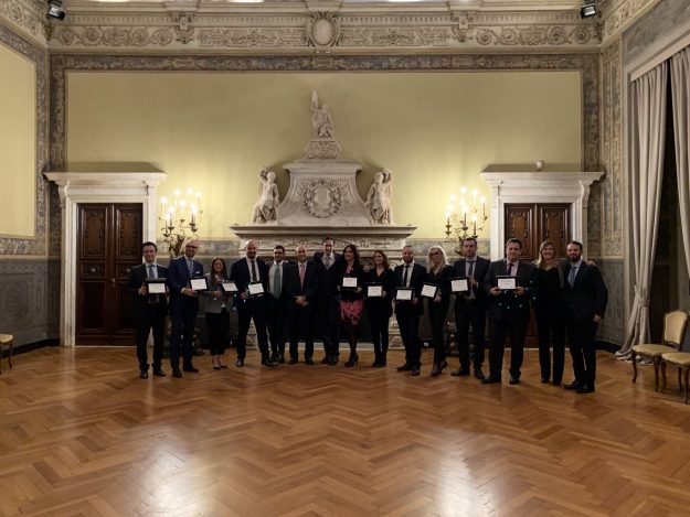 <span class='p-name'>foto premiati Genova</span>