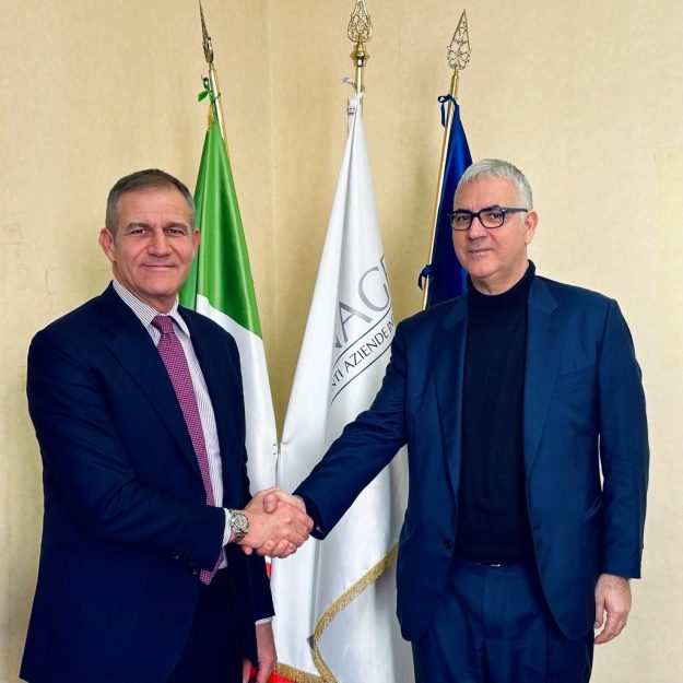 <span class='p-name'>df3ddaec-e2e4-4569-be75-47809b17130f</span>